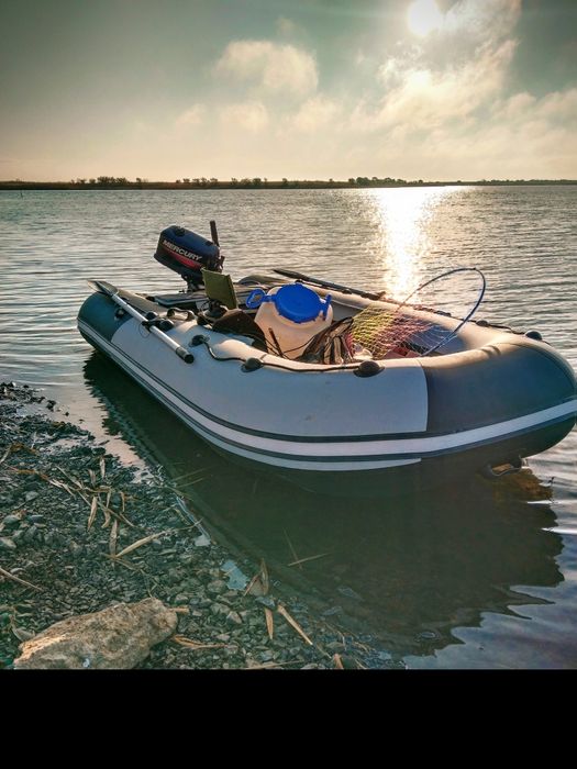 Продам лодку Ривьера 3,20 дндн