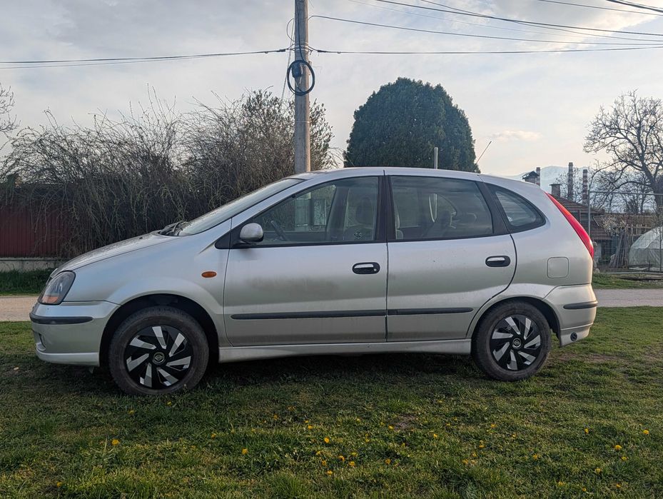 Nissan Almera Tino