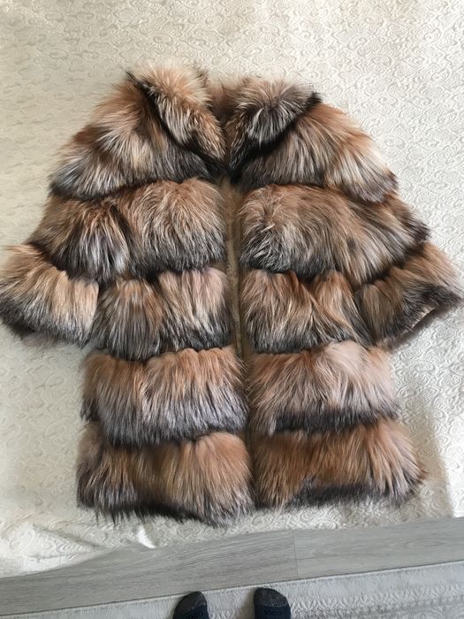 Шуба лисья натуральная (чернобурка)