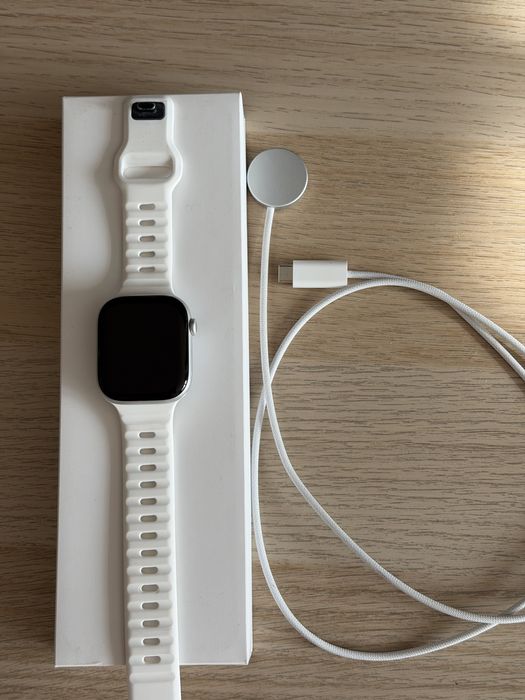Продам Apple Watch 10,  46mm. Серебро.