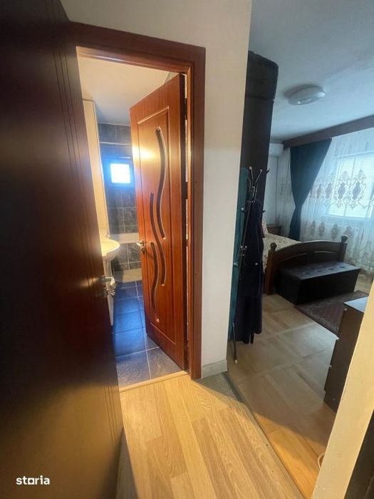 Apartament 4 camere, 89.88 mp, trilateral, 2 bai, zona Craiovita Prome