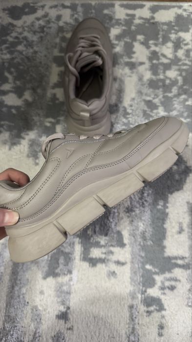 Продам кроссовки от Demix