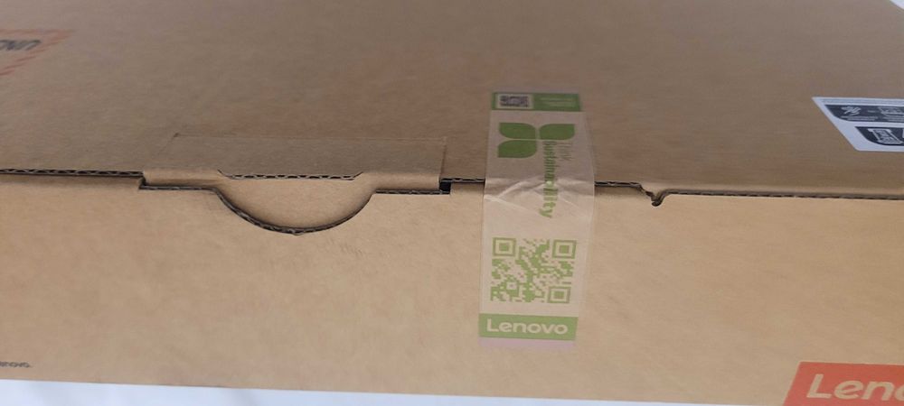 Laptop ThinkPad P16s Gen 2 , Ryzen 7 PRO 7840U , 32 gb ddr5 , nou