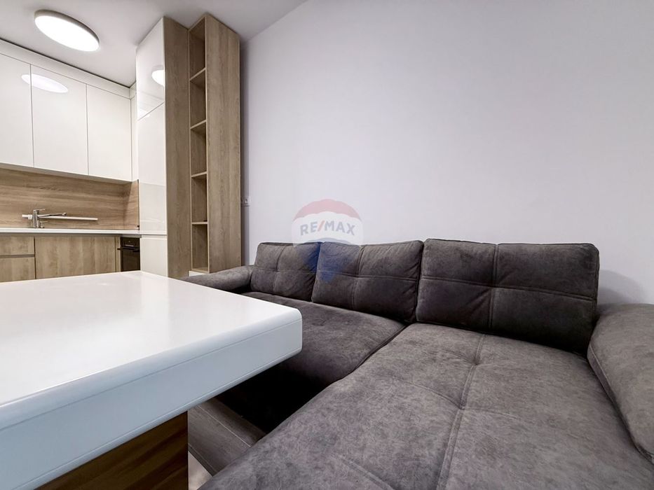 Дава се под наем Тристаен апартамент в к.к. Св.Св. Константин и Елена - 74 кв.м за 1196.97 € - Снимка #3