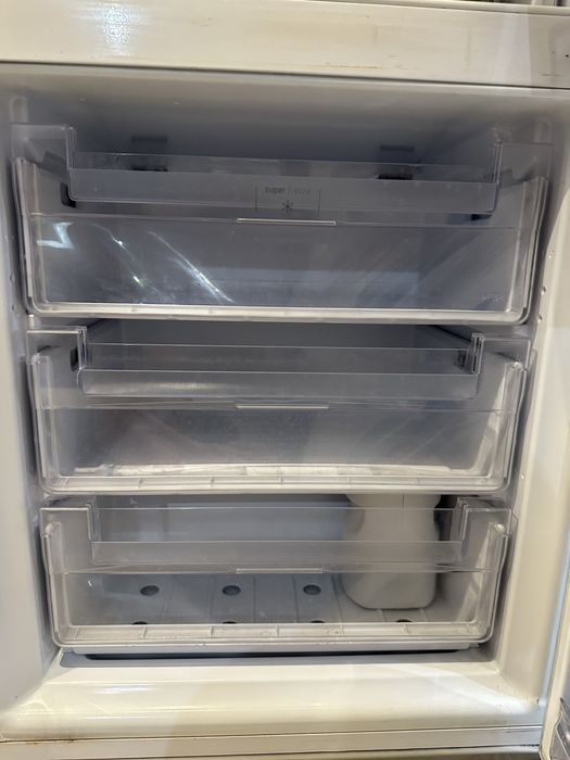 Хладилник ARISTON Hotpoint