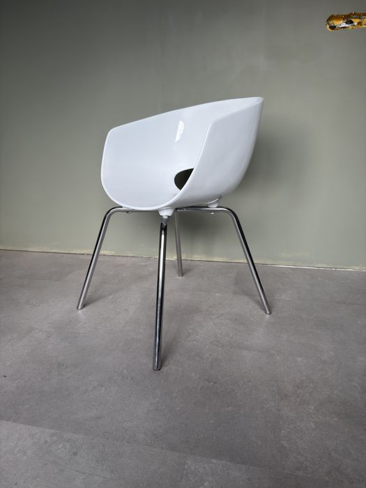 Дизайнерски италиански столове за кухня “Orbit”