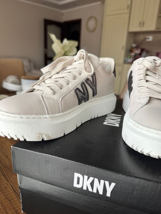 Дамски кецове DKNY