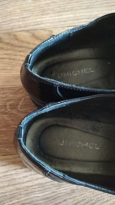 Продаю кожаные туфли лоферы