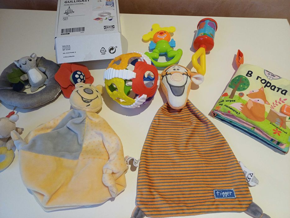 Бебешки играчки - плюшени и дрънкалки
