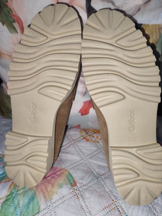 Mocasini Gabor din Piele Întoarsă – Eleganță și