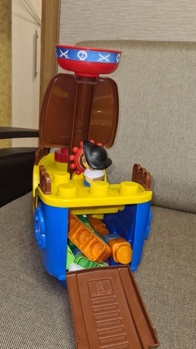 Корабль с конструктором