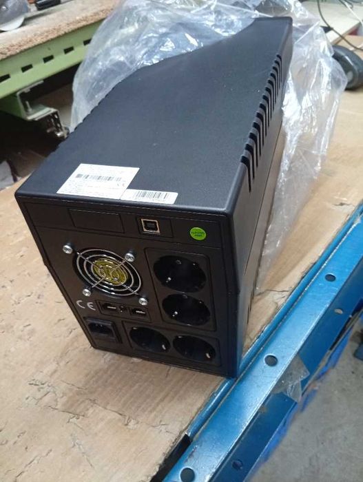Green Cell UPS04  (UPS) Line-Interactive 1.999 kVA 900 W 5 AC изход(а)