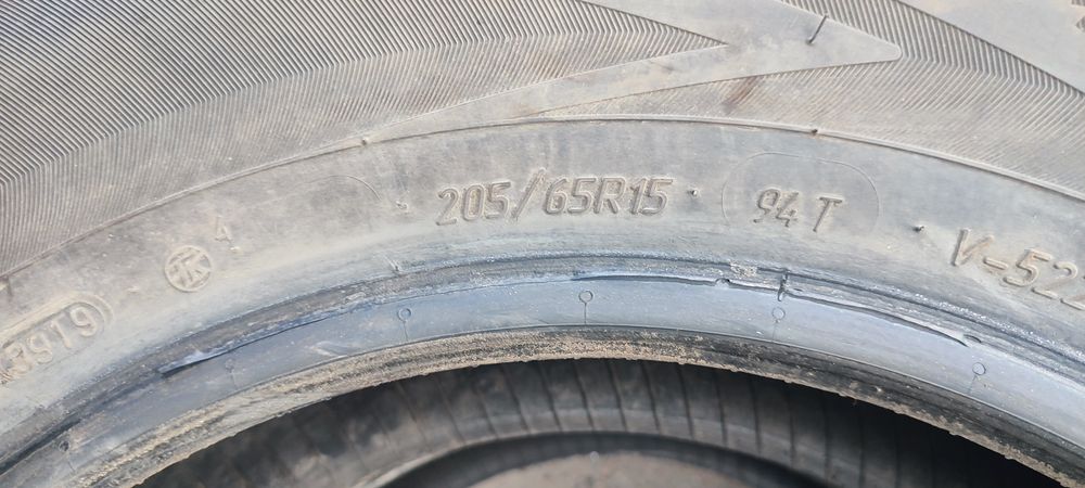 Продам шины 205/65R15 Viatti
