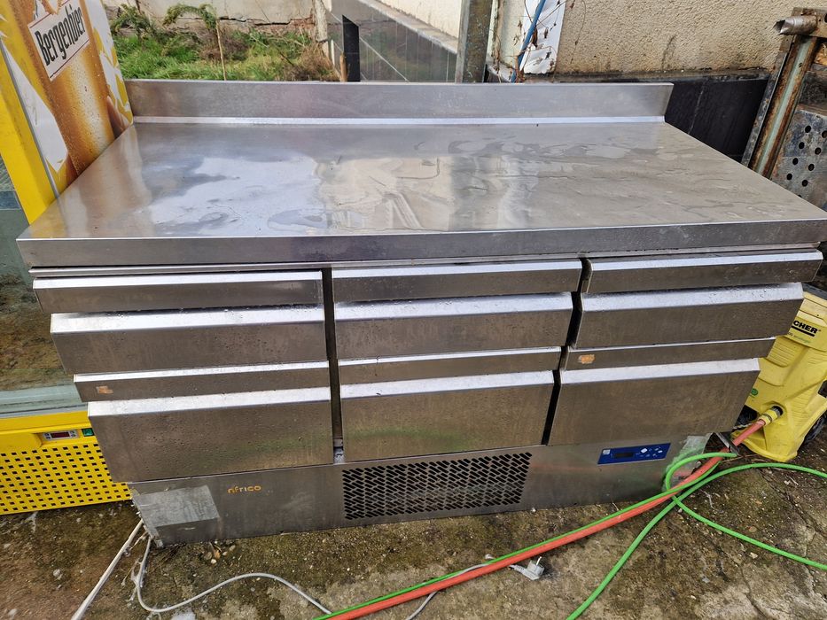 Dulap frigorific, Vitrina calda si rece, Masa calda bain marie