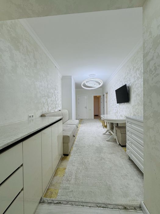 4 хонали зур ремонти ва мебель техникаси билан сотилади