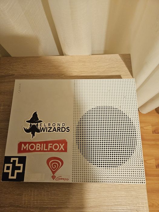 Xbox One S  500GB + 2 controller wireless si 3 jocuri