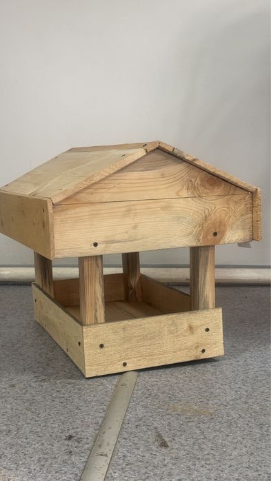 Скворечник, кормушка