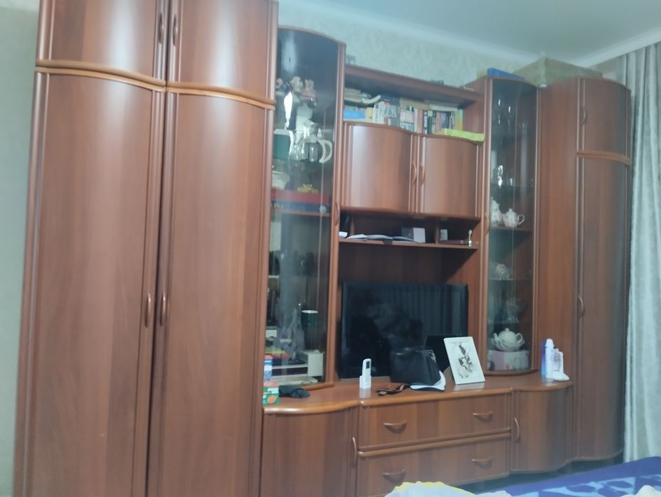 Продам  стенку для гостиной