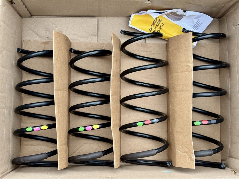 Amortizoare kit suspensie  fata spate + arcuri Duster I - II 4x4