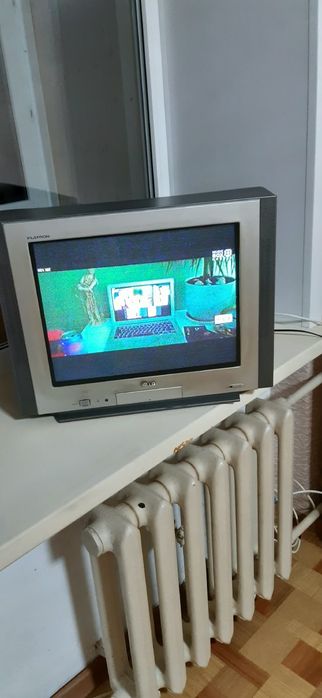 Телевизор LG  цветной