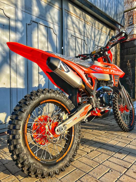 Мотоцикл NICOT KF300S