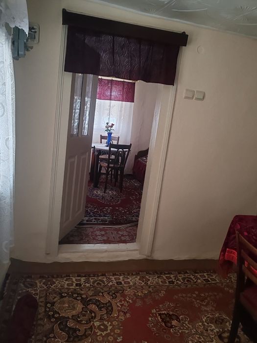 Proprietar vând casă în comuna Brazi sat Bătești strada principală!