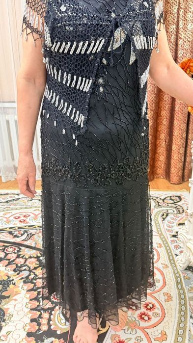 Әдемі сәнді көйлек накиткасымен сатылады