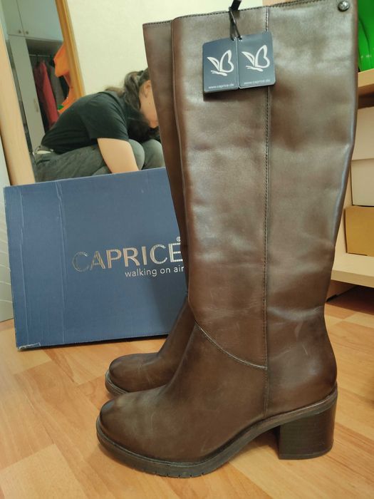 Продам сапоги Caprice