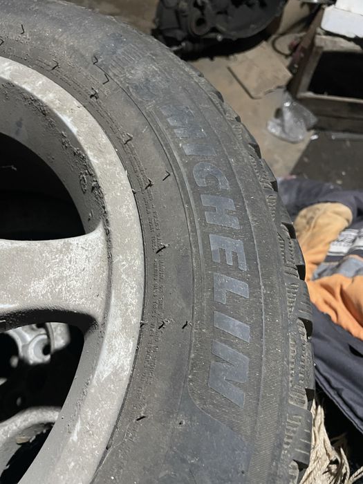 Продам резину Michelin с дисками R15