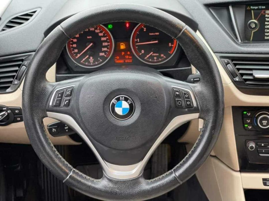 Продавам BMW X1 2013