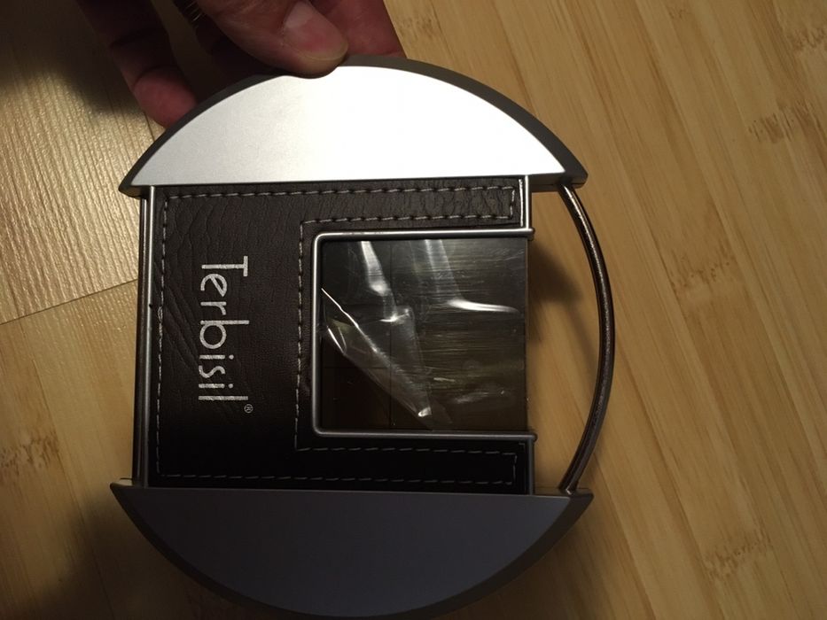 Ceas cu radio, calendar si termometru