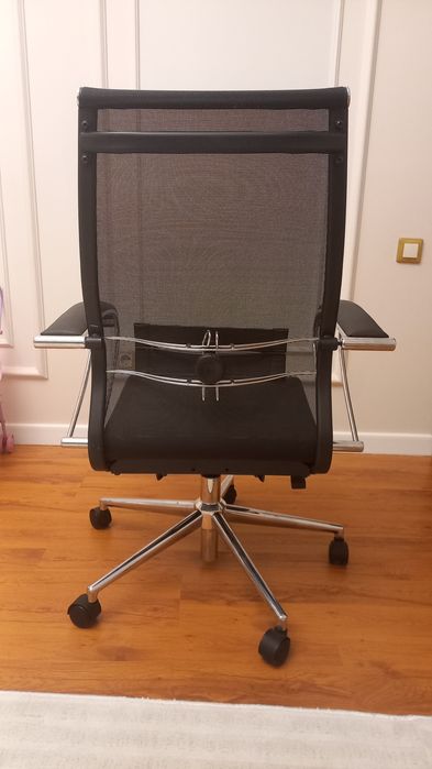 Кресло рабочей для офиса или  для дома