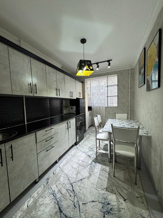 Продается 2 ком. Квартира на 2 этаже площадью 60 кв.м. По ул. Беруни