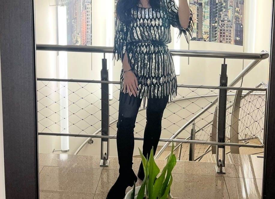 Уникална рокля с пайети