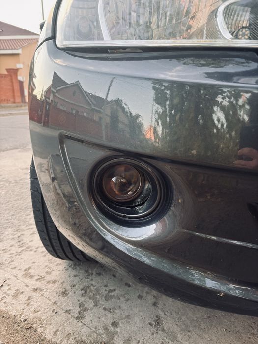 Линзовый туманка на Lada Granta