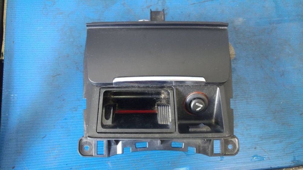 crumiera audi a4 b8 8k0857951c