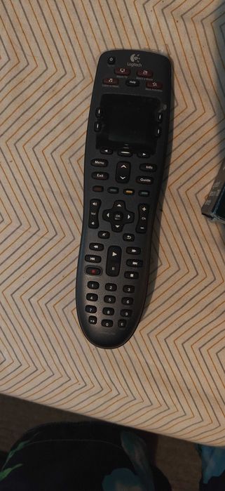 telecomandă universală logitech harmony 700