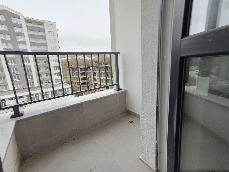 Продава се Едностаен апартамент в Варна, Спортна зала - 34 кв.м за 2056 €/кв.м - Снимка #4