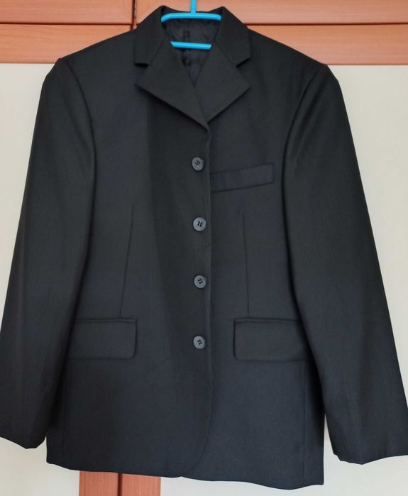 Детски официален костюм 146см.