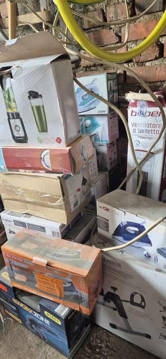 Стоки за бита: ютии, сокоизтизквачки, вентилатори, кантари, сешуари и други.