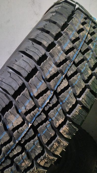Продам новую резину на УАЗ комплект 4 штуке цена 130000тг