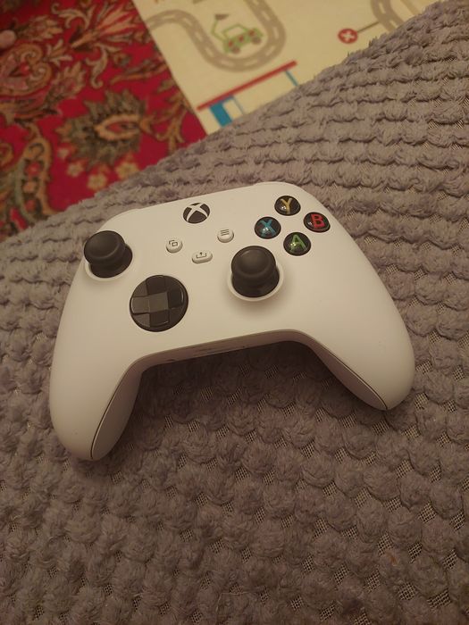 Xbox series s в отличном состоянии