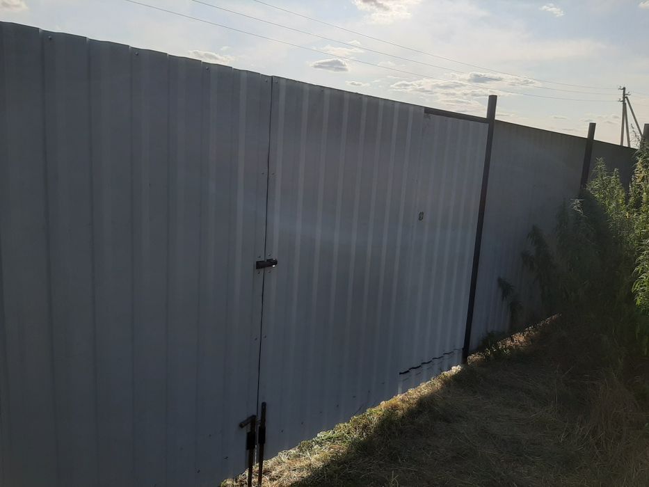 Продам забор из проф листа длина 20 м