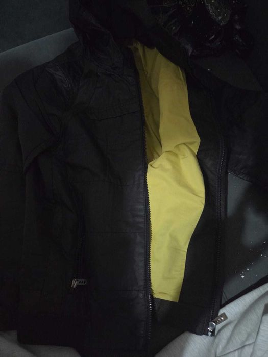 Куртка без брендовая