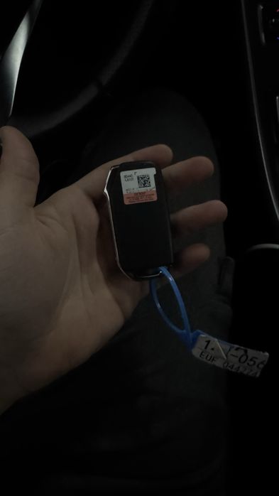 Продам Оригинальный smart-ключ Kia