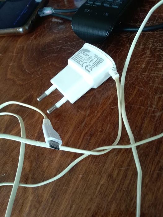 Продам разные зарядные устройства
