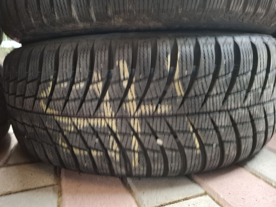 Set 4 anvelope Bridgestone iarna 215 55 17