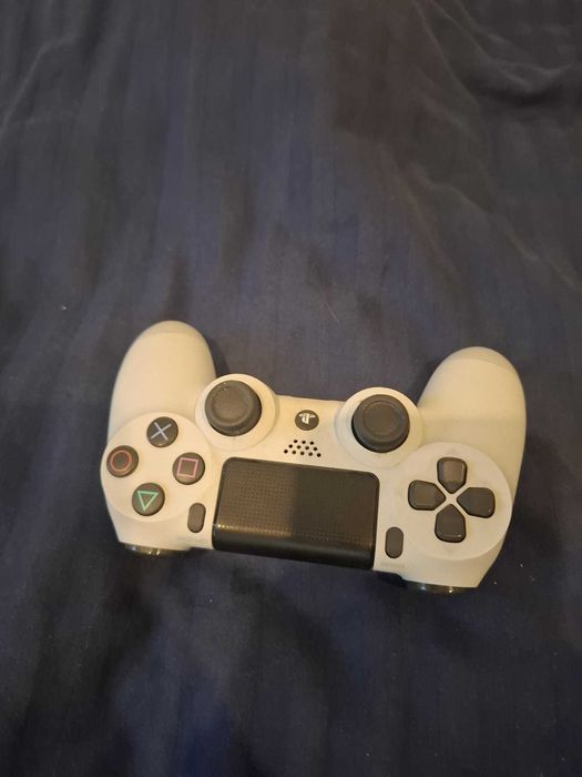 PlayStation 4 PRO Alb | 1TB + 2 Joystick Dualshock 4 Alb (PS4)