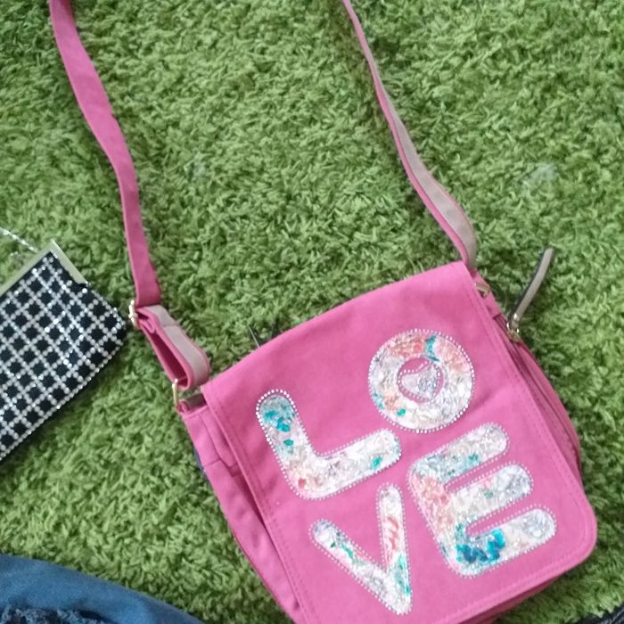 Дамски спортно- елегантни чанти