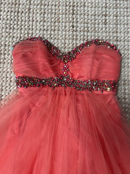 Продавам къса официална рокля